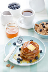 pancakes with syrup and blueberry