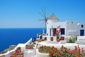 Foto op Plexiglas Traditionele architectuur van het dorp Oia op het eiland Santorini in G © Y. Papadimitriou