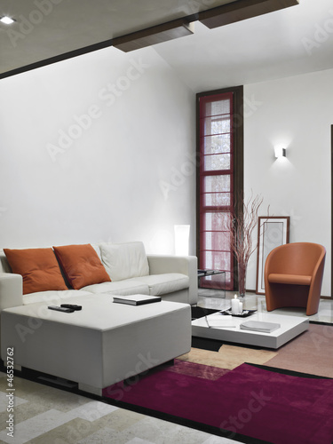 Soggiorno moderno con soppalco" immagini e fotografie royalty free ... Parquet e marmomoderno