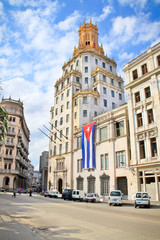 Fototapeta na wymiar Budynek Etecsa w historycznym centrum Hawany.