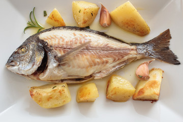 pesce arrosto con patate