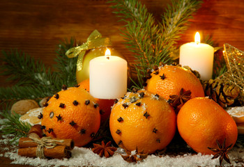 Fototapeta na wymiar Skład Boże Narodzenie z pomarańczy i jodły,