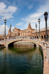 Fototapeta premium Petit pont , place d'Espagne à Séville, Andalousie.