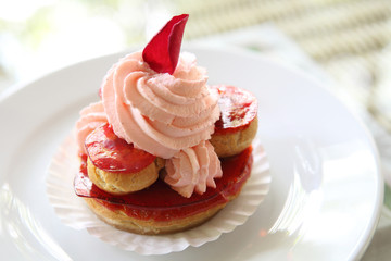 rose cake
