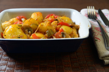 Gegrillte Kartoffeln mit Gemüse