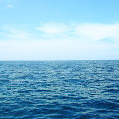 Blue sky and seascape - 46595708
