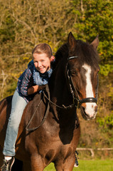 Kind und Pferd, reiten, outdoor