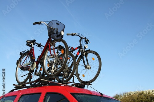 3 fahrräder auf dem dach transportieren
