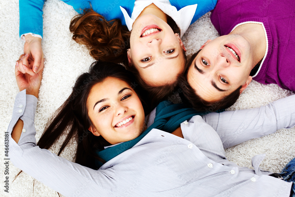 Wall mural friends on the floor