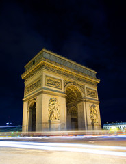 Fototapeta na wymiar Łuk triumfalny w nocy, Paryż, Francja