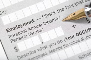 Obraz premium Completing an application form