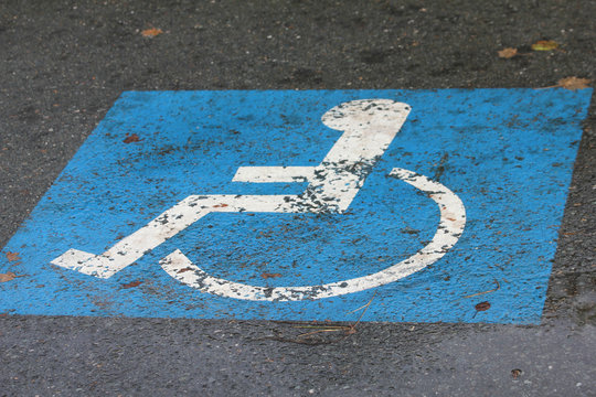 handicap - behindertenparkplatz