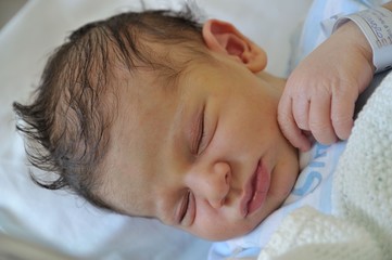 neonato che dorme
