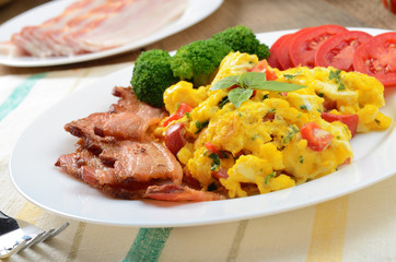 Scrambled eggs with bacon