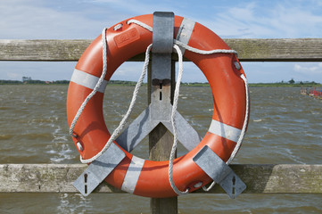 Rettungsring bei Wustrow, Ostsee, Deutschland