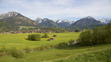 Fototapeta na wymiar Wiosna w Allgäu Alpy