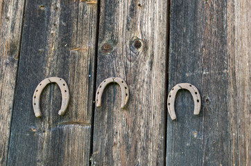 retro horse shoes hang nail wooden rural wall