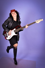 Obraz premium Pretty woman with guitar