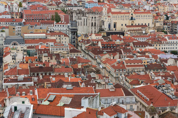 Fototapeta na wymiar dachy Lizbony