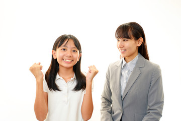笑顔の教師と女の子