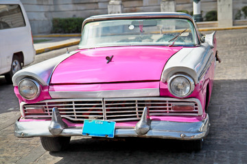 Ford classique à La Havane, Cuba.