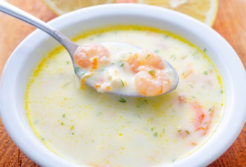 Fresh soup with shrimps and white sauce