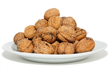 Walnüsse auf Teller