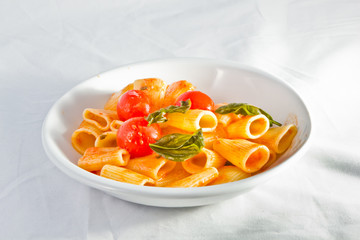 pasta pomodori e basilico
