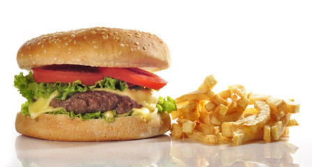 Menú de comida rápida a base de hamburguesa.