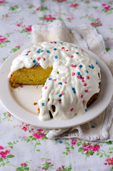 Apple pie with sour cream cream