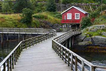 Fototapeta na wymiar drewniany dom w archipelagu Lofotów