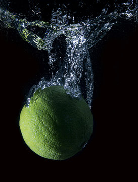 limonka w wodzie