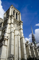 Fototapeta na wymiar Notre Dame, wieża