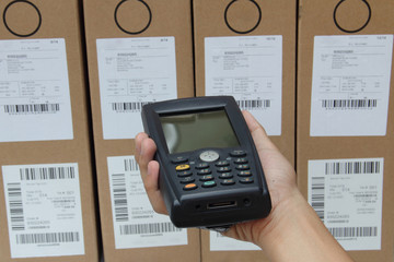 Scanning boxes with barcode scanner