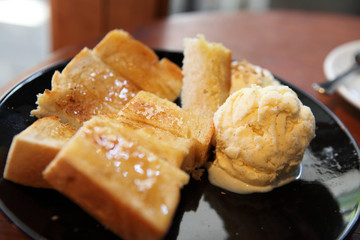 honey toast with ice cream