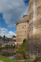 Les remparts et les douves