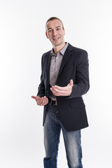 Der Erkl&auml;rb&auml;r - Mann beim erkl&auml;ren mit rhetorischer Geste