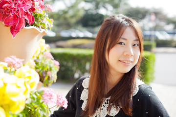 笑顔の若い女性 ポートレート