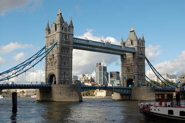 Fototapeta na wymiar LONDRES TOWER BRIDGE