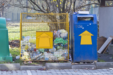 Recycle bins - obrazy, fototapety, plakaty