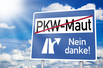 Blauer Wegweiser mit PKW-Maut und Nein, danke