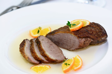 Entenbrust mit Orangenscheiben