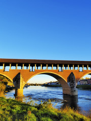 Fototapeta na wymiar Covered Bridge w Pawii, Włochy