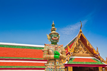 Fototapeta premium Giant Wat Phra Kaew Temple in bangkok thailand