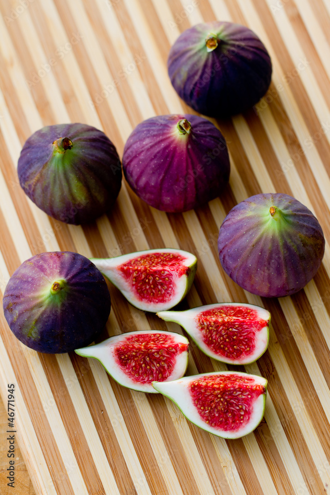 Wall mural Ripe Fig Fruits