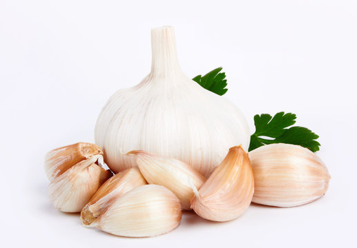 garlic with leaves