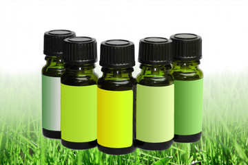 Tropf-Fläschchen in Grüntönen