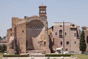 Templo de Venus y Roma © risquemo