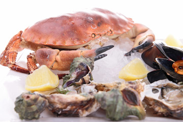 seafood platter on ice