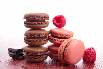 chocolate and raspberry macaroons